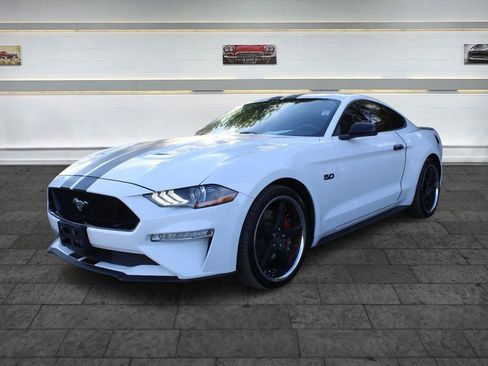 Used 2018 Ford Mustang GT Premium RWD image 3