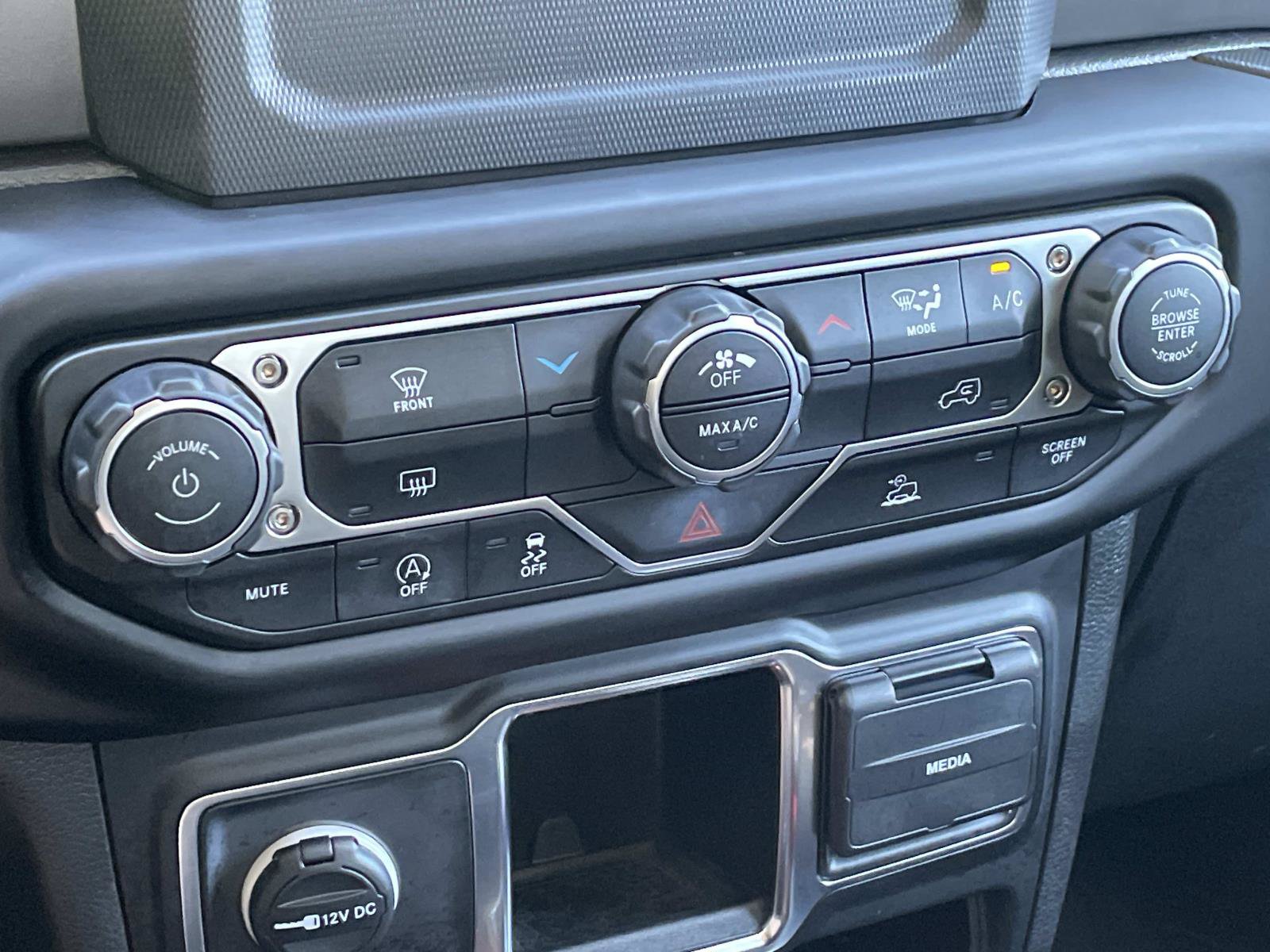 Certified 2023 Jeep Wrangler Sport AWD/4WD image 26