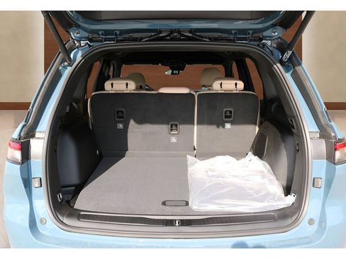 New 2026 Jeep Grand Cherokee Limited RWD image 15