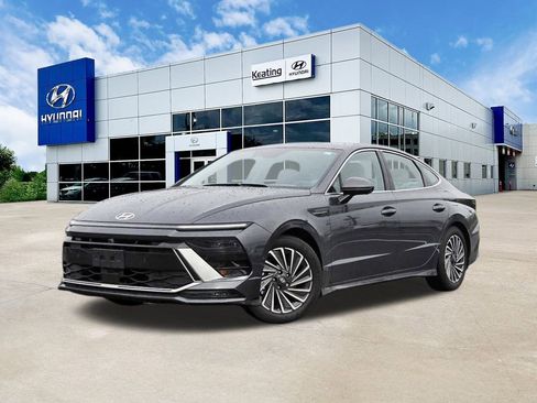 Certified 2025 Hyundai Sonata Limited FWD image 1