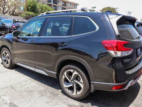 Used 2023 Subaru Forester Touring w/ Popular Package #2 AWD/4WD image 5