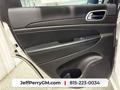 Used 2018 Jeep Grand Cherokee Altitude AWD/4WD image 20