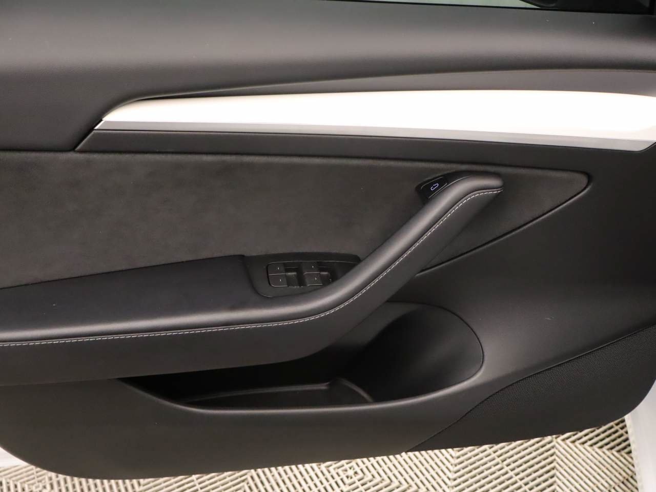 Used 2023 Tesla Model 3 Standard Range RWD image 17