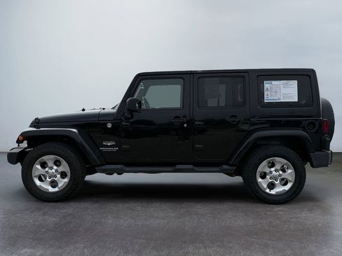 Used 2014 Jeep Wrangler Unlimited Sahara w/ Max Tow Package image 6