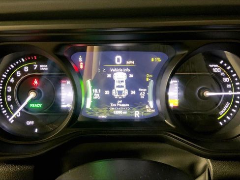 Used 2025 Jeep Wrangler Unlimited Rubicon 4xe w/ Convenience Group AWD/4WD image 20