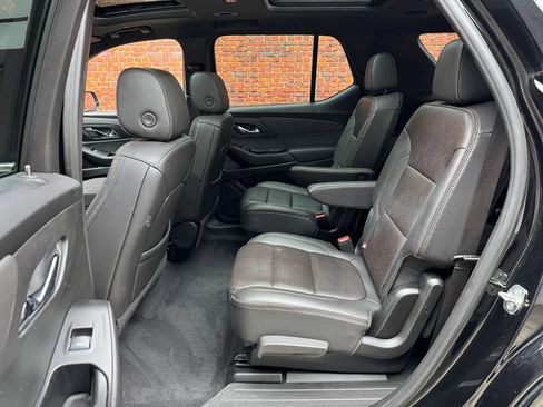 Used 2023 Chevrolet Traverse High Country AWD/4WD image 23