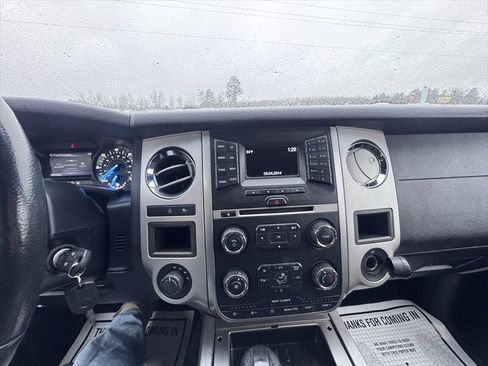 Used 2017 Ford Expedition XLT AWD/4WD image 14