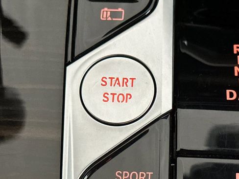 Used 2024 BMW X5 xDrive50e image 23