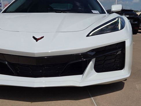 Used 2025 Chevrolet Corvette Z06 RWD image 7