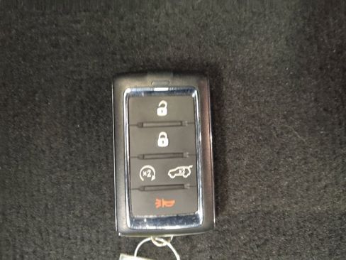 Used 2023 Jeep Grand Cherokee Laredo w/ Luxury Tech Group I AWD/4WD image 32