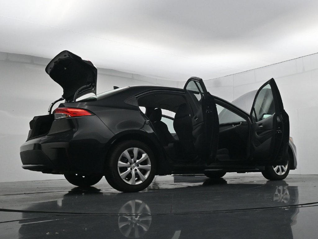 Used 2020 Toyota Corolla LE FWD image 40