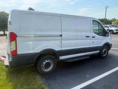 Used 2018 Ford Transit 250 130 Low Roof RWD image 6