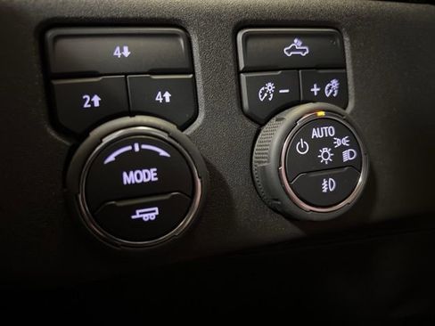 Used 2025 Chevrolet Silverado 2500 LT w/ Convenience Package image 49