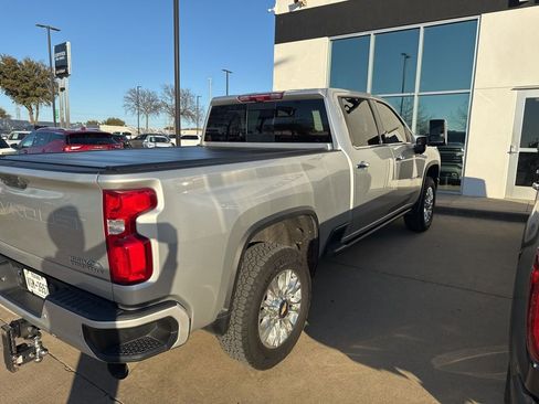 Used 2023 Chevrolet Silverado 2500 High Country w/ Z71 Off-Road Package image 4