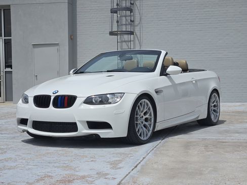 Used 2010 BMW M3 Convertible RWD image 3