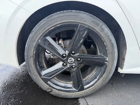 Used 2023 Nissan Sentra SR w/ SR Premium Package image 5