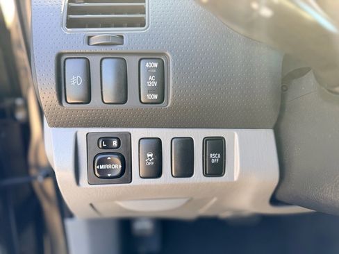 Used 2013 Toyota Tacoma 4x4 Double Cab w/ TRD Sport Pkg image 29