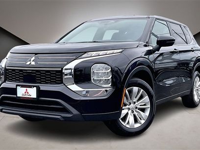 Used 2025 Mitsubishi Outlander ES