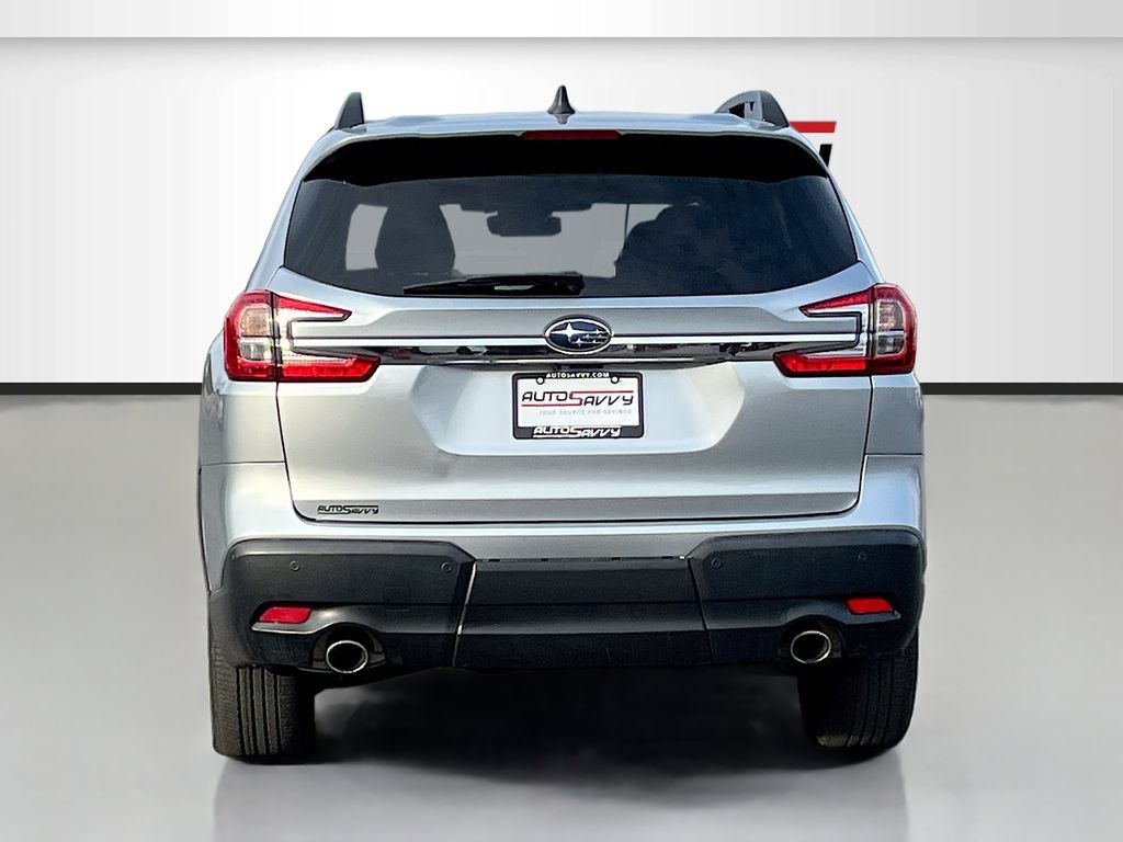 Used 2023 Subaru Ascent Limited w/ Technology Package AWD/4WD image 6