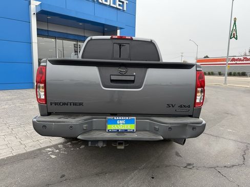 Used 2020 Nissan Frontier SV w/ Midnight Edition Floor Mats image 3