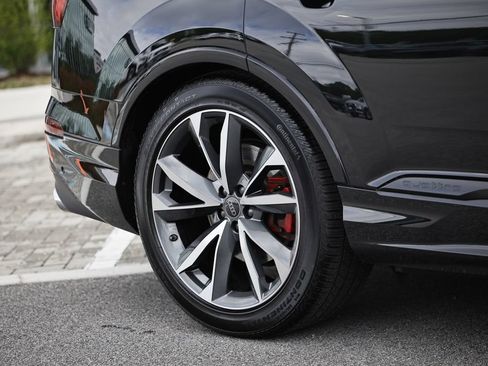 Certified 2023 Audi SQ7 Premium Plus w/ Black Optic Package AWD/4WD image 6