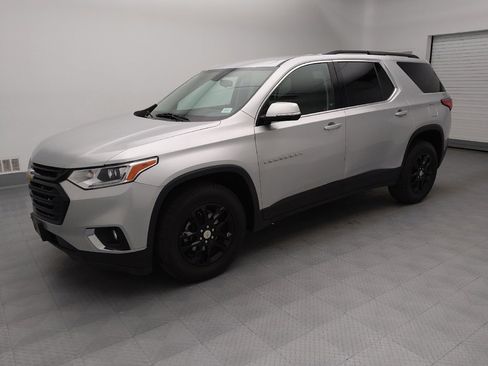 Used 2019 Chevrolet Traverse LT image 2