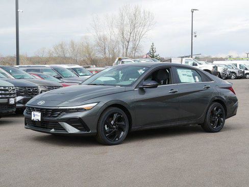 New 2026 Hyundai Elantra SEL Sport Premium FWD image 2