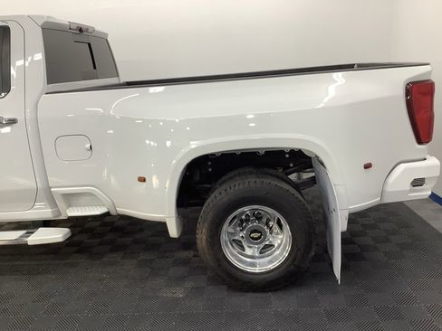 Used 2020 Chevrolet Silverado 3500 LTZ w/ LTZ Texas Edition image 4