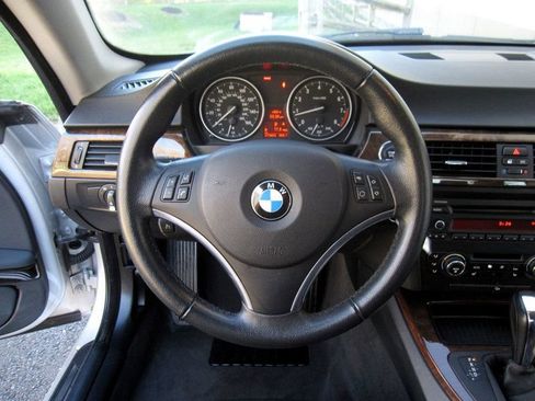 Used 2010 BMW 328i xDrive Coupe image 19