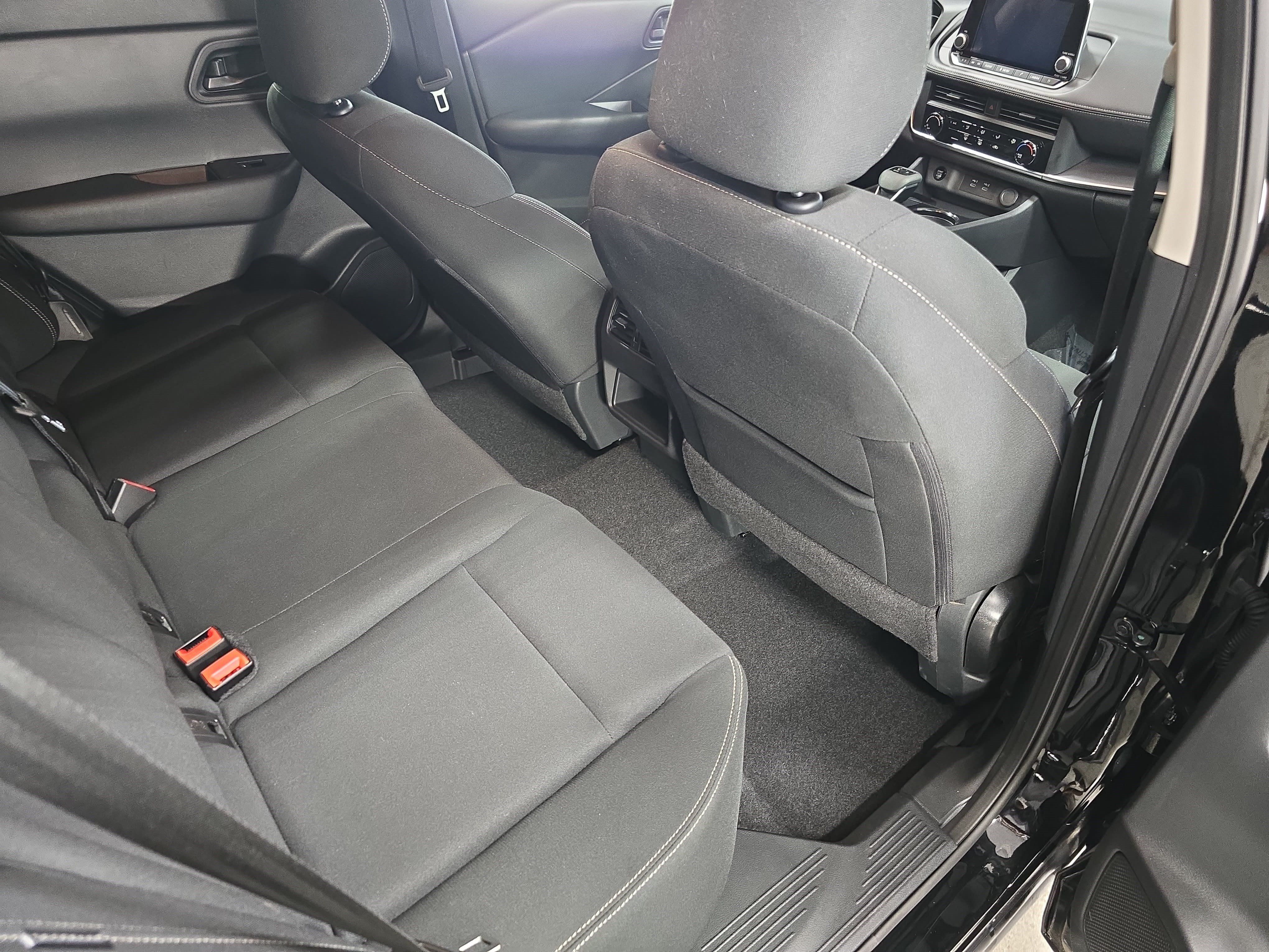 Used 2025 Nissan Rogue S AWD/4WD image 11