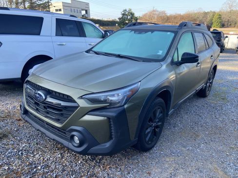 Used 2023 Subaru Outback Onyx Edition image 2