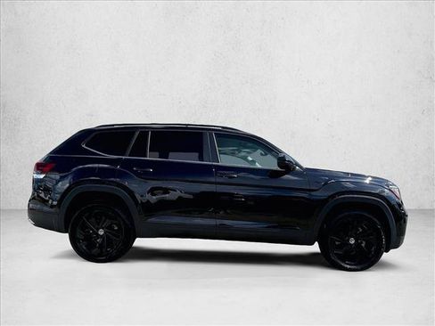 Used 2023 Volkswagen Atlas SE w/ Black Wheel Package FWD image 5