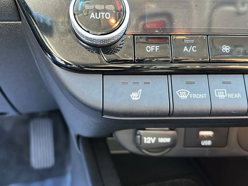 Used 2025 Hyundai Elantra SEL image 20