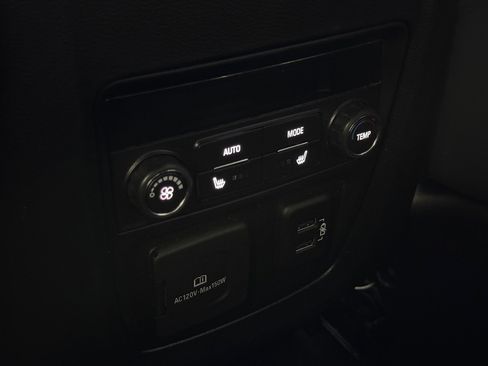 Used 2024 Buick Enclave Premium image 50