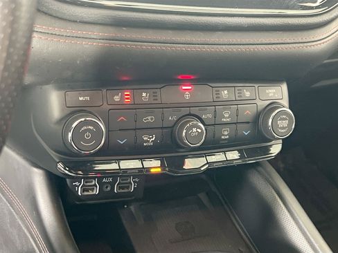 Used 2022 Dodge Durango R/T w/ Blacktop Package AWD/4WD image 16