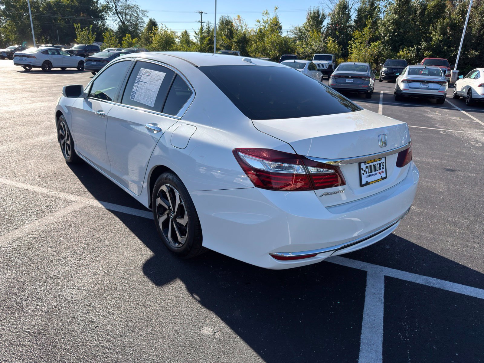 Used 2017 Honda Accord EX-L image 11