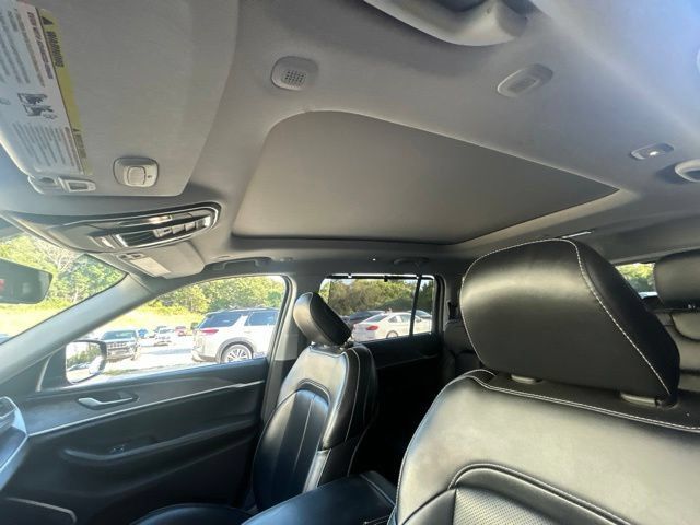 Used 2023 Jeep Grand Cherokee L Limited w/ Luxury Tech Group II AWD/4WD image 23