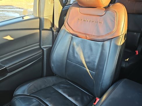 Used 2023 Ford Explorer Platinum w/ Technology Package image 32