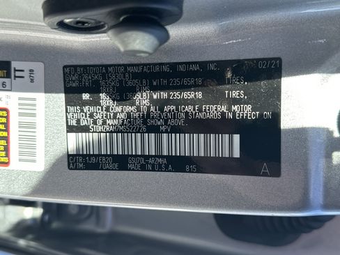 Certified 2021 Toyota Highlander XLE image 36