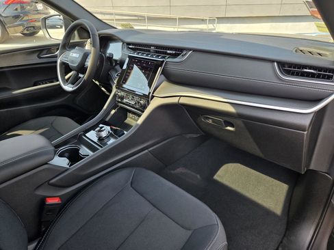 New 2026 Jeep Grand Cherokee L 2WD image 33