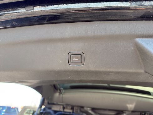 Used 2024 Chevrolet Tahoe LT image 31