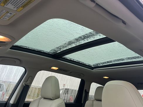 Used 2022 Subaru Ascent Limited w/ Technology Package image 17