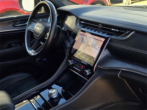 Used 2022 Jeep Grand Cherokee L Overland w/ Luxury Tech Group IV image 13