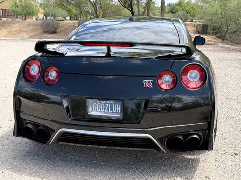 Used 2020 Nissan GT-R Premium w/ Premium Interior Package AWD/4WD image 12