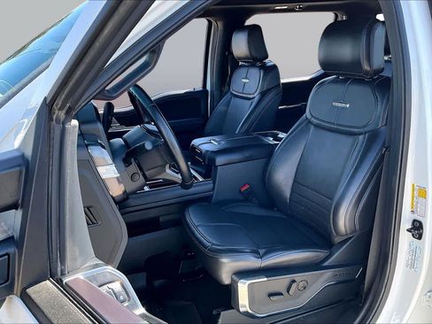 Used 2026 Ford F350 Platinum w/ FX4 Off-Road Package AWD/4WD image 8