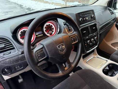 Used 2014 Dodge Grand Caravan SXT image 23