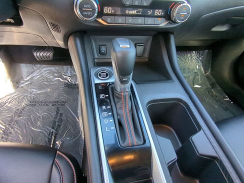 Used 2025 Nissan Sentra SR w/ SR Premium Package image 23