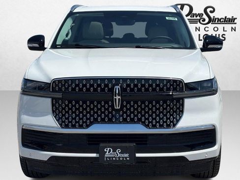 New 2026 Lincoln Navigator Reserve AWD/4WD image 2