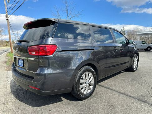Used 2019 Kia Sedona LX image 6