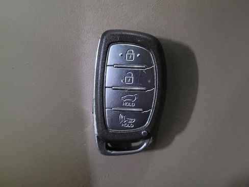 Used 2020 Hyundai Tucson Value w/ Cargo Package image 32